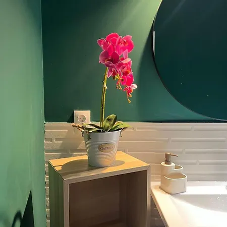 The Hillside Tropicana - Your Smart Living Apartament *